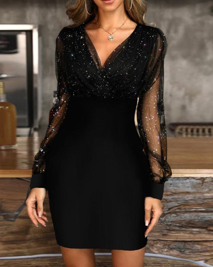 Adrienne | Robe Noire Élégante à Paillettes et Manches Transparentes