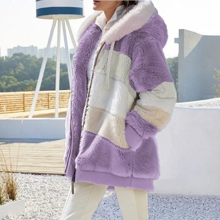 Aléana™ – La veste d’hiver élégante et chaude avec capuche et fermeture éclair